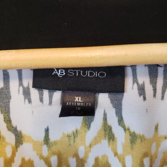 AB Studio Tie Front Sleeveless Top - Picture 4 of 4